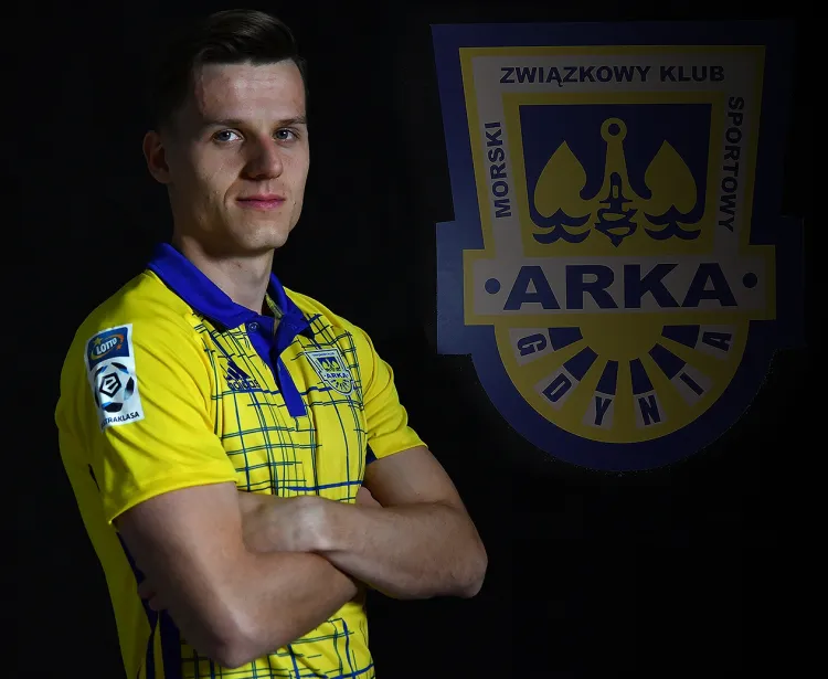 Maksymilian Banaszewski podpisał kontrakt do 30 czerwca 2021 roku z opcją przedłużenia o kolejny sezon. Arka Gdynia pozyskała 23-letniego skrzydłowego na zasadzie transferu definitywnego ze Stali Mielec. 