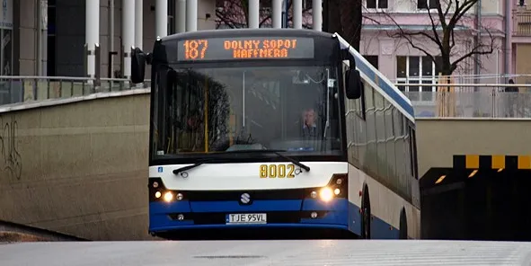 Przez kilka tygodni w "sopockich" liniach autobusowych zakupimy jednocześnie stare i nowe bilety.