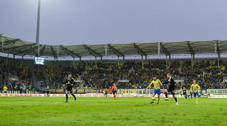 Trener Arki Gdynia uznał, że na takim boisku jego drużyna nie mogła pokazać swojego stylu gry. 