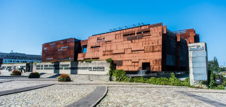 Samorządy Gdańska i Pomorza odrzuciły propozycję ministra kultury i dziedzictwa narodowego, na mocy której w zamian ze większe uprawnienia ministra resort miał zwiększyć dotację do funkcjonowania ECS.