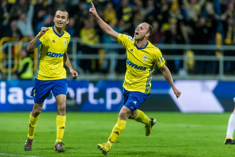 Rafał Siemaszko i Marcus w przeszłości wielokrotnie cieszyli się wspólnie z bramek strzelanych w Arce Gdyni. Dlatego napastnik gola z niedzieli dedykuje starszemu o 2 lata koledze, który w styczniu został odsunięty od drużyny.