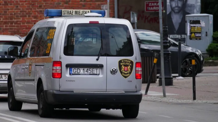 Skalę łamania prawa przez kierowców udało się ujawnić już podczas pierwszego dnia akcji wymierzonej w niezgodne z prawem parkowanie na terenie Głównego Miasta w Gdańsku.