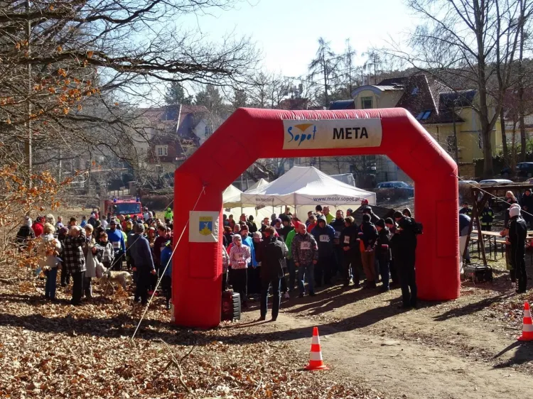 Na świetne warunki atmosferyczne trafili uczestnicy sobotniego biegu w Sopocie.