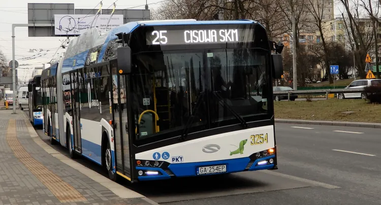 Przegubowe trolejbusy wyjechały na ulice Gdyni.