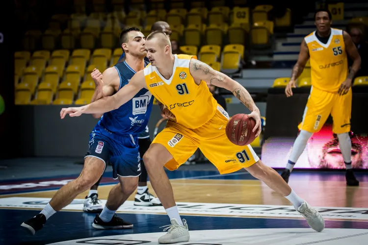 Dariusz Wyka grał ostatnio w kadrze Polski z trzema koszykarzami Stelmetu. Czy dzięki temu będzie mu łatwiej ich zatrzymać?
