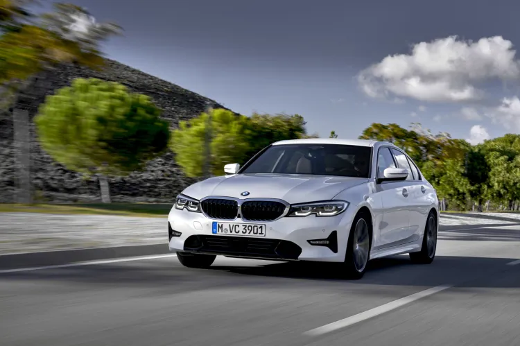 Podstawową wersję BMW serii 3 wyceniono na 163 300 zł.
