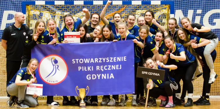 Piłkarki ręczne SPR Gdynia zdobyły pierwszy dla klubu medal mistrzostw Polski. 