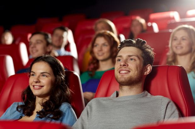 Większość trójmiejskich kin znacząco na wiosnę obniżyła ceny biletów. Już nie tylko w środku tygodnia, lecz także w weekend film możemy obejrzeć za ok. 15 złotych.