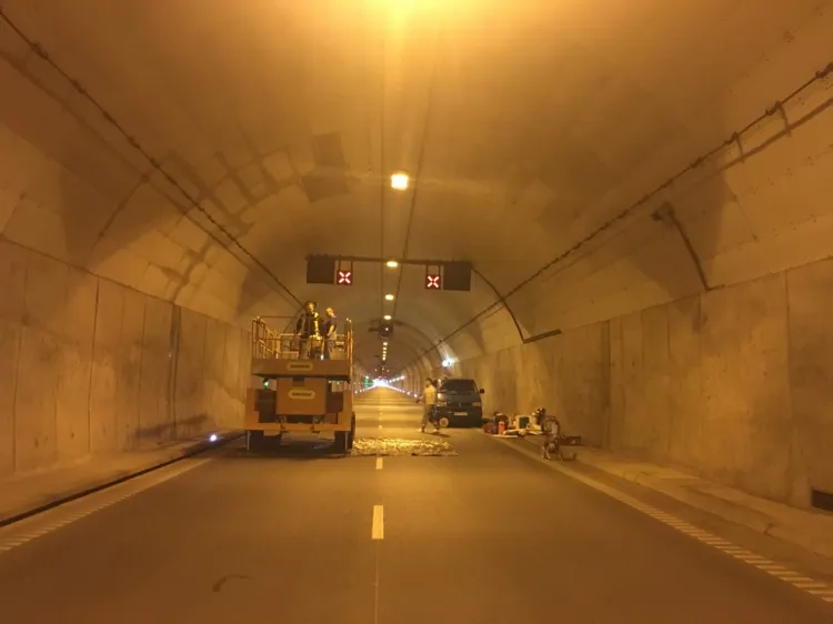 To nie pierwsze tego typu prace w tunelu, ale po raz pierwszy kierowcy pojadą w obu kierunkach jedną rurą.