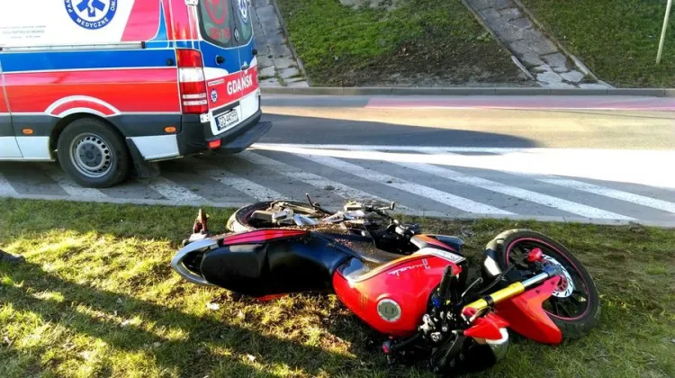 Jeden z pierwszych tegorocznych wypadków z udziałem motocyklisty - al. Jana Pawła II.