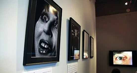 W ramach wystawy można obejrzeć nie tylko zdjęcia, ale też film dokumentalny o ich twórcy.