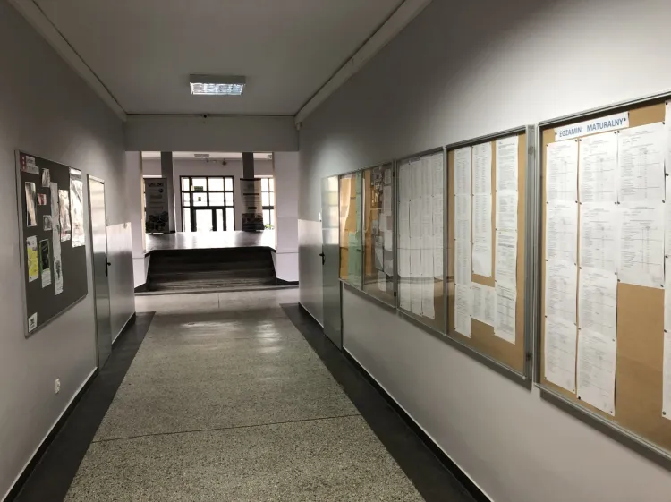 W trójmiejskich szkołach dziś korytarze są puste.