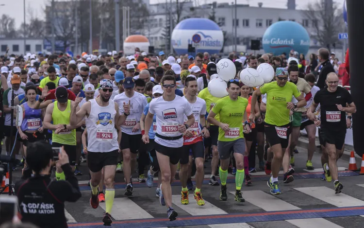 Do niedzielnego maratonu zgłosiło się ponad 3200 biegaczy. Imprezę poprzedzą sobotnie starty na krótszych dystansach.