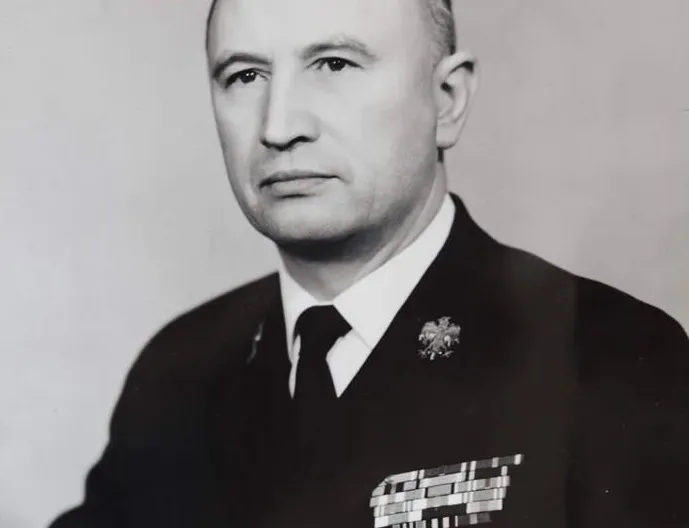 Kontradmirał Henryk Pietraszkiewicz zmarł 10 kwietnia, w wieku 97 lat. Pochowano go 15 kwietnia na cmentarzu Witomińskim w Gdyni.