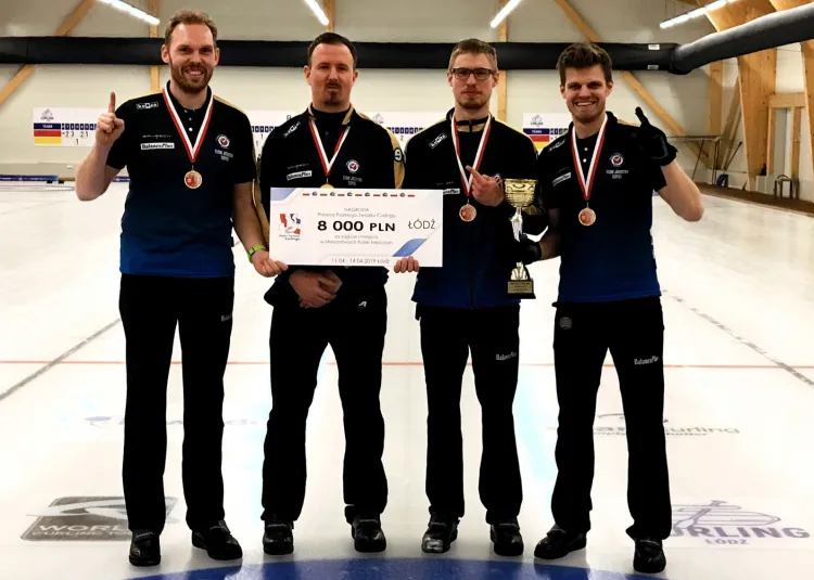 Sopocka drużyna za tytuł mistrzów Polski otrzymała nagrodę w wysokości 8000 zł.