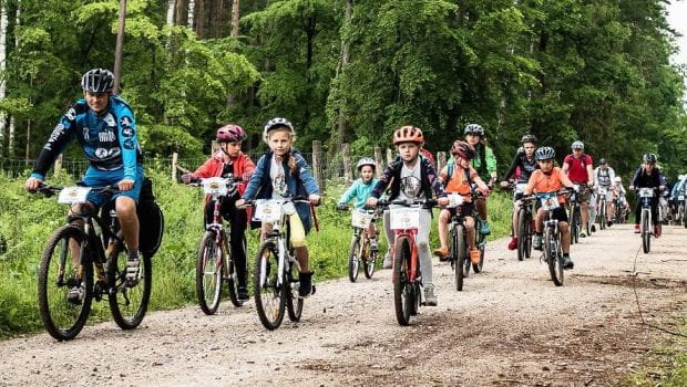 Kaszebe Runda Kids to rodzinny rajd rowerowy z dala od ruchliwych szos, przez Serce Kaszub
