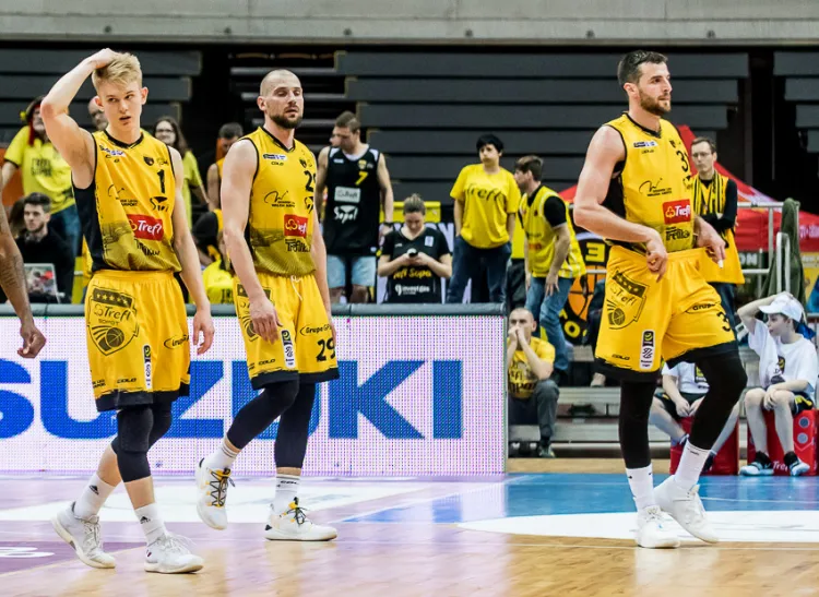 Koszykarze Trefla Sopot są o krok od spadku z Energa Basket Ligi.