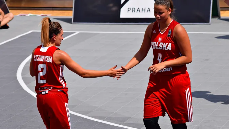 Po awansie do Energa Basket Ligi z AZS Uniwersytetem Gdańskim, Karina Szczurewska (z lewej) i Jastina Kosalewicz (z pewej) ponownie znalazły się w kadrze Polski 3x3.