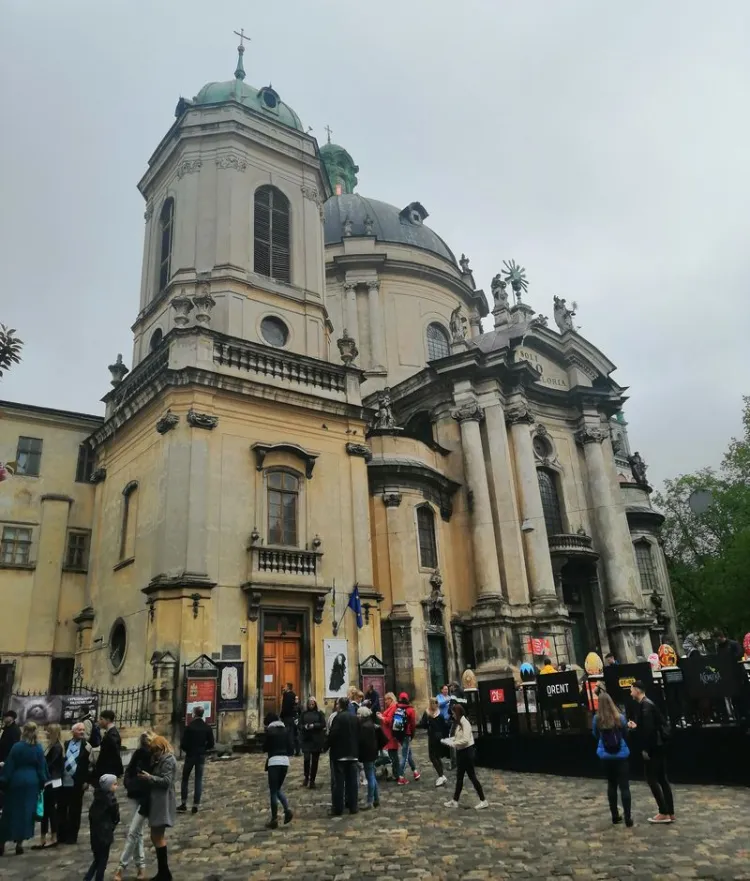 Dawny kościół Bożego Ciała i klasztor oo. dominikanów we Lwowie, to obecnie greckokatolicka cerkiew Najświętszej Eucharystii. To jeden z najwspanialszych barokowych zabytków Lwowa. 