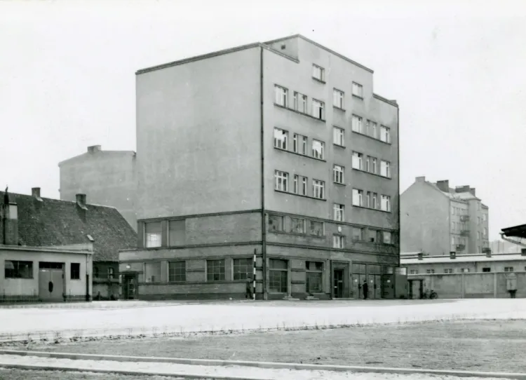 Siedziba MZE mieściła się między ul. Starowiejską a ul. 3 Maja. Zdjęcie wykonane podczas okupacji. Ze zbiorów Muzeum Miasta Gdyni.
