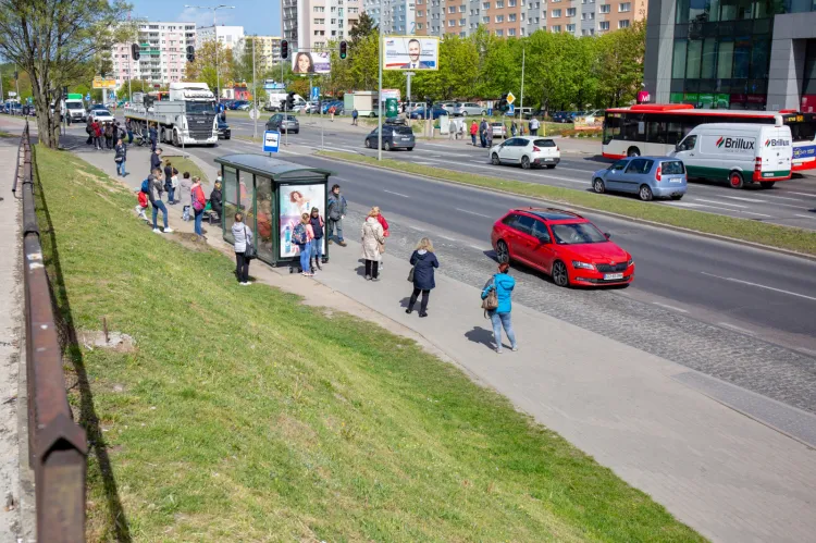 W ramach prac przy budowie drogi rowerowej i chodnika swoje miejsce zmieni obecny przystanek autobusowy.