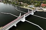 Zwodzony most na Wyspę Sobieszewską jest obsługiwany w sumie przez 10 osób. 