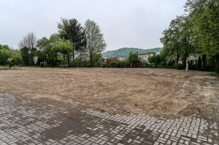 Teren pod inwestycję jest już przygotowany.