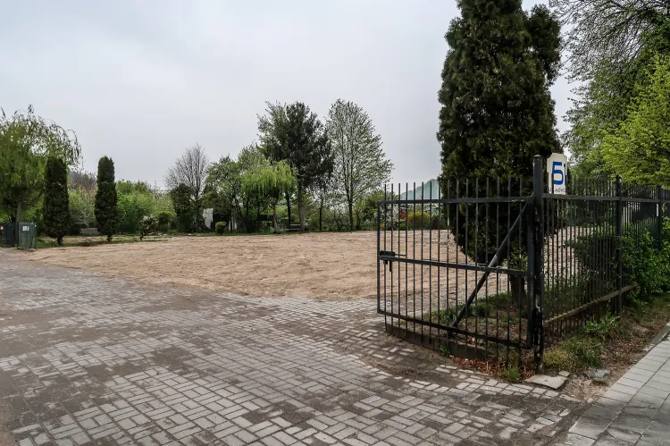 Teren pod inwestycję jest już przygotowany.