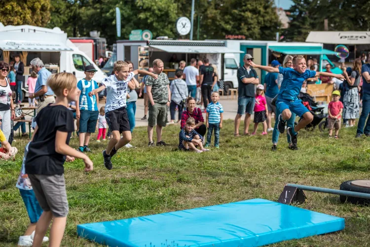 W ramach pikniku rodzinnego Street Food & Art Festival tym razem barobusy będą stały przez weekend przy Forum Gdańsk.
