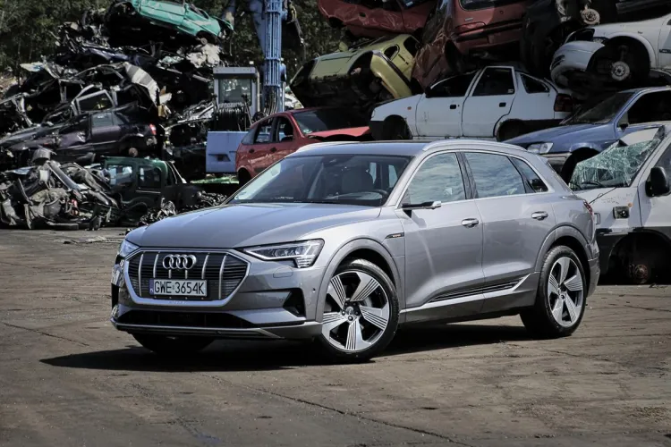 Pierwsze w historii elektryczne Audi.