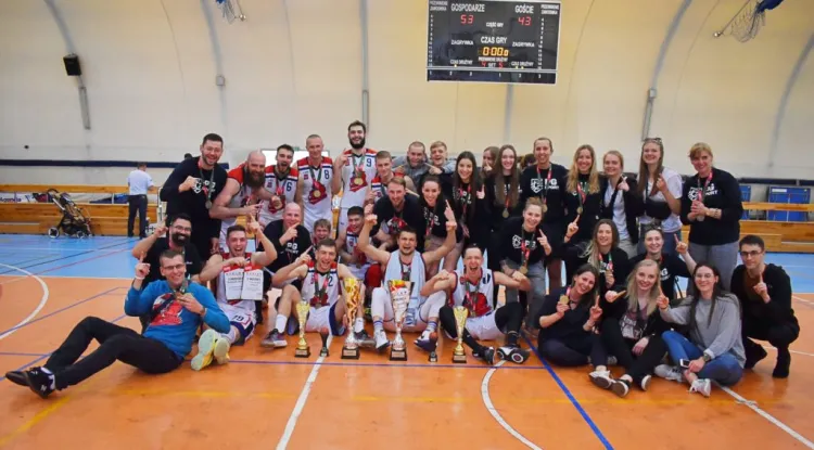 Zdobycie złotych medali przez koszykarki i koszykarze Politechniki Gdańskiej na akademickich mistrzostwach Polski było jednym z kilku sukcesów sekcji sportowej uczelni.