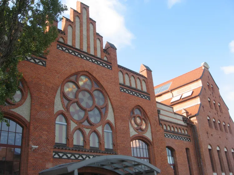 Filharmonia na Ołowiance. Zabytkowe detale elewacji zostały odrestaurowane z pieczołowitością. 