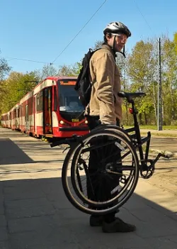 z rowerem do transportu miejskiego