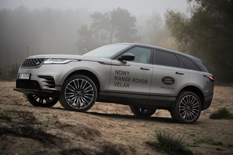 Dla porównania: Range Rover Velar.