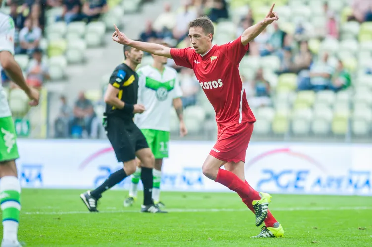 Mario Maloca w debiucie w Lechii Gdańsk strzelił gola w towarzyskim meczu Wolfsburgowi. Jakiego rywala przyniesie los w Lidze Europy 19 czerwca o godzinie 13?