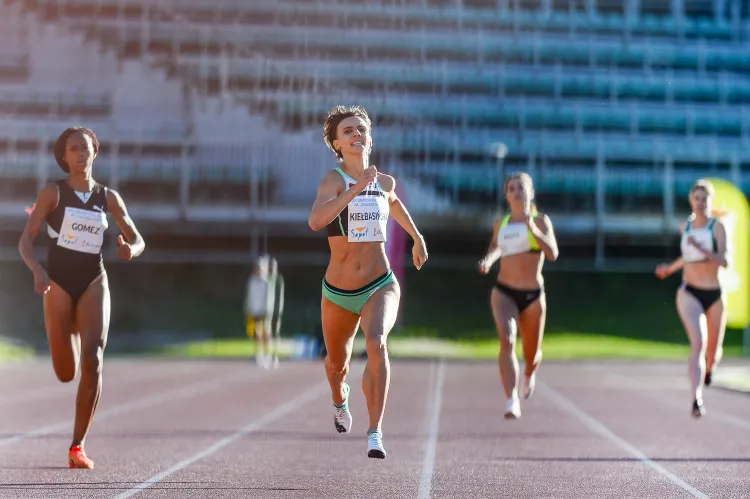 Anna Kiełbasińska po raz kolejny udowodniła swoją wyższość. W indywidualnym biegu na 400 m uzyskała wynik 51.79.