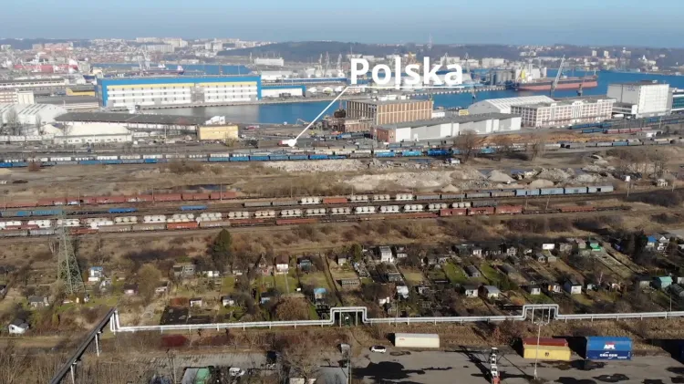 W ramach inwestycji przebudowanych zostanie 115 km torów prowadzących do portu w Gdyni.