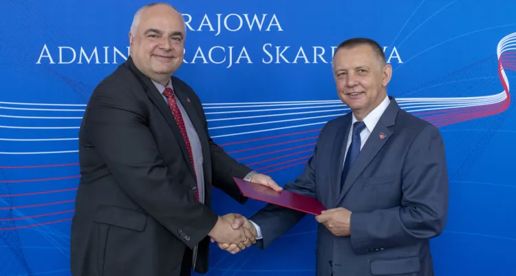 Tomasz Słaboszowski (z lewej) został mianowany na stanowisko podsekretarza stanu w Ministerstwie Finansów i zastępcy szefa Krajowej Administracji Skarbowej przez ministra finansów Mariana Banasia. 