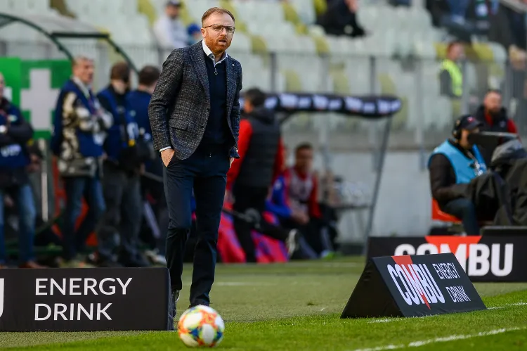 Piotr Stokowiec z nadzieją czeka na mecz o Superpuchar Polski z Piastem w Gliwicach. 