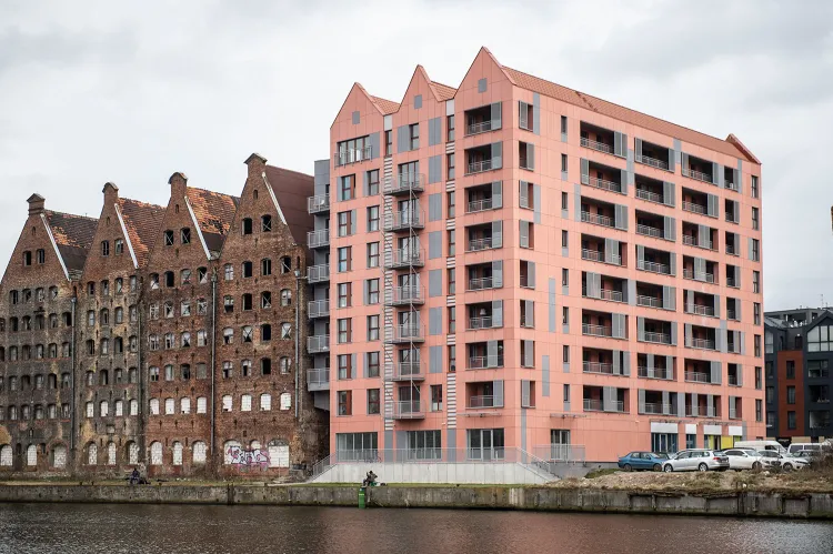 Waterlane Island, Gdańsk, ul. Chmielna. 
Nagroda II stopnia.