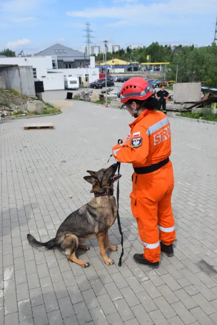 Kasia Wodniak i jeden z jej psów.