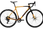 Giant TCX Advanced. Cena katalogowa 9699 złotych.
