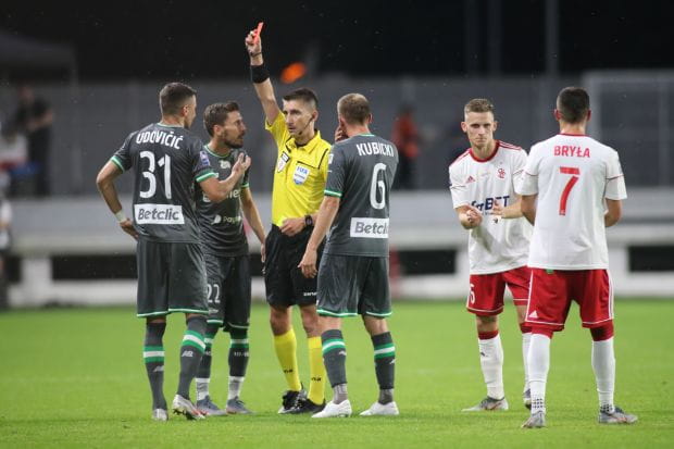 Od 43. minuty meczu w Łodzi Lechia Gdańsk grała w osłabieniu po czerwonej kartce dla Żarko Udovicicia.