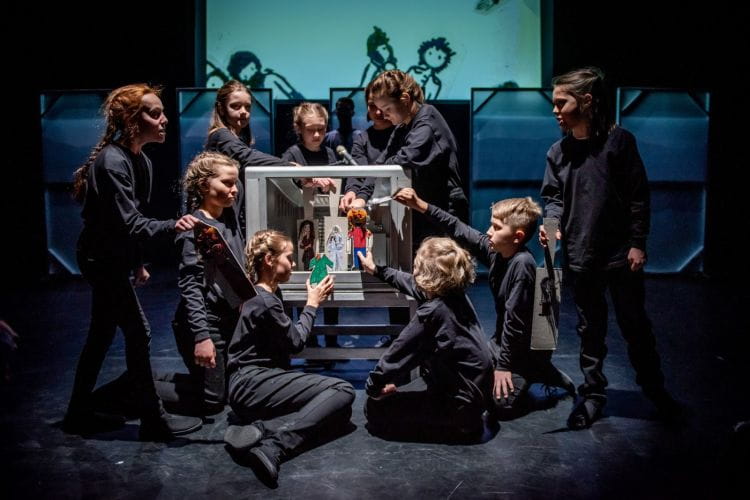Po raz pierwszy w historii nurtu SzekspirOFF zagrają dzieci ze szkoły podstawowej. Ich "Mała premiera - Hamlet" powstała przy okazji premiery spektaklu Mai Kleczewskiej "Hamlet" w Teatrze Polskim w Poznaniu, który też będzie grany na Festiwalu Szekspirowskim.