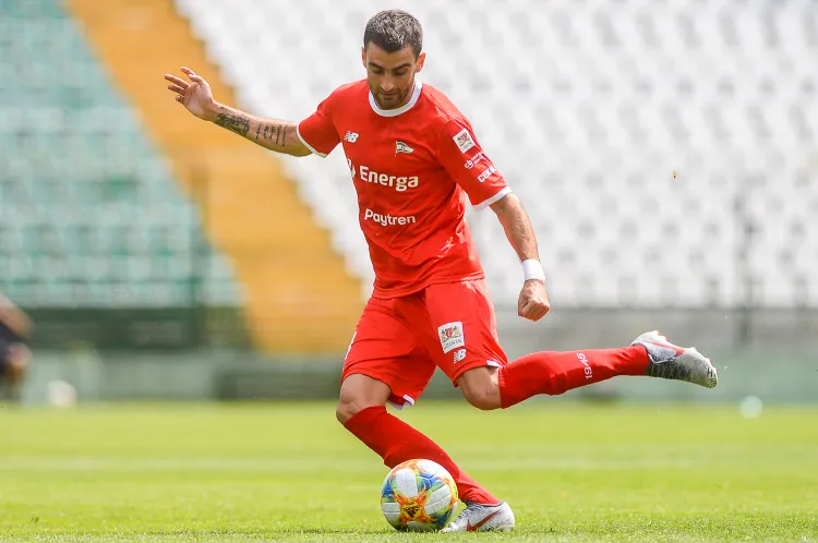 Żarko Udovicić przeprosił za czerwoną kartkę w meczu z ŁKS Łódź i liczy na łagodny wymiar kary. 