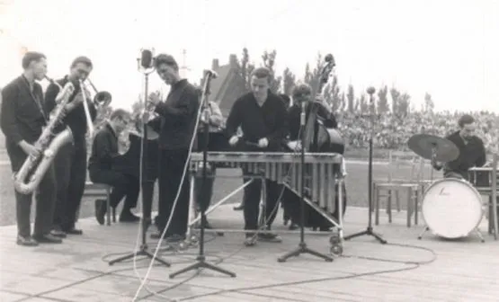 Sekstet Krzysztofa Komedy podczas występu na II Sopockim Festiwalu Jazzowym.