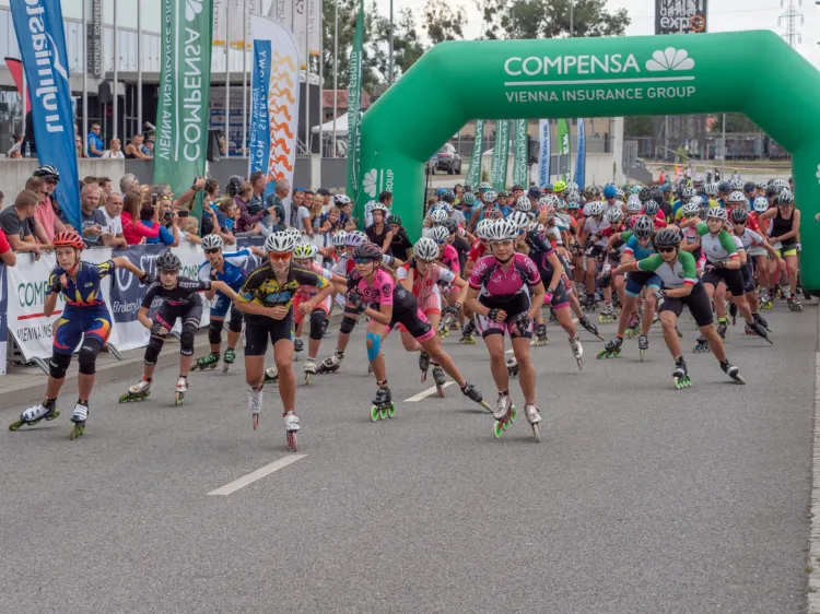 Co roku na starcie Maratonu Sierpniowego pojawia się kilkaset osób z Polski i zagranicy. Do tegorocznej edycji zapisało się już blisko 800 osób.
