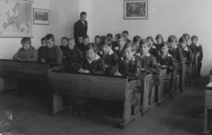 W 1934 roku uczniowie wrócili do szkoły już 20 sierpnia.