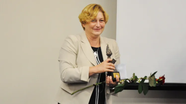 Iwona Rokicińska, nauczycielka nauczania początkowego ze Szkoły Podstawowej nr 18 im. Kornela Makuszyńskiego, została "Nauczycielem roku miasta Gdyni". 
