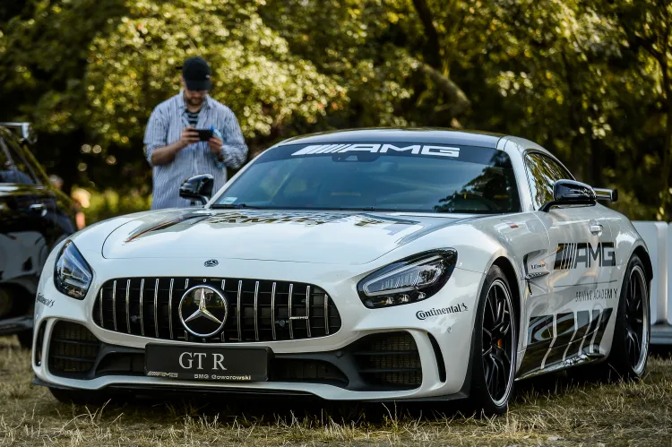 Ozdobą stoiska BMG Goworowski jest najnowszy Mercedes-AMG GT R.